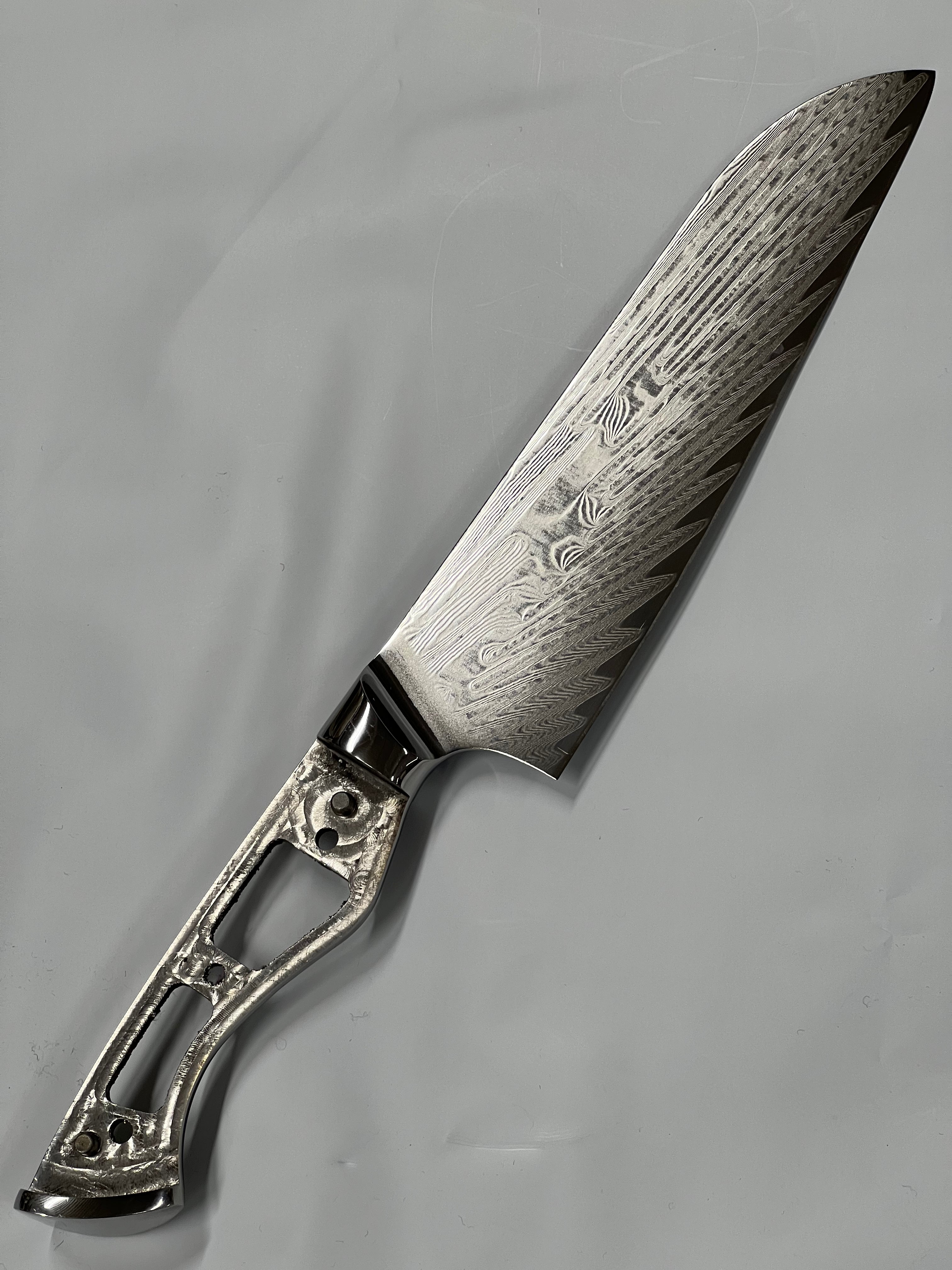 Santoku - VG10 Damask Chef's knife 8" full tang with sockets
