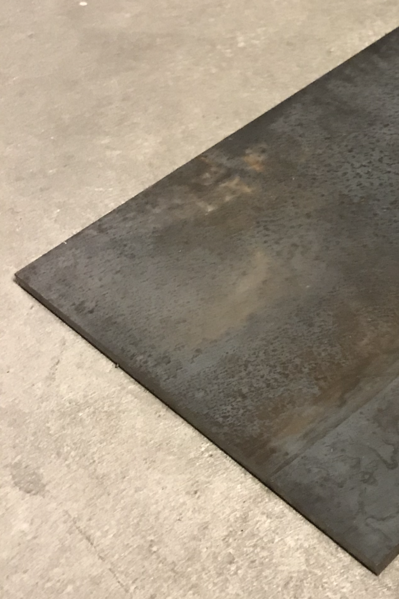 Sharpens rust-resistant knife steel