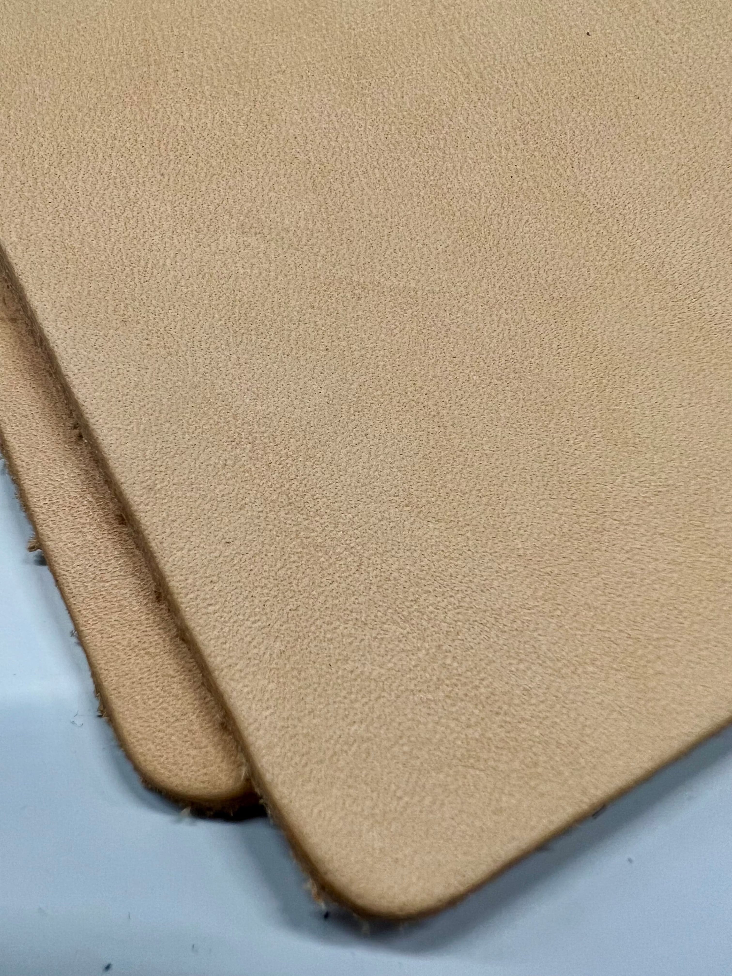 Sheath Leather Finished Dyed 31x31cm