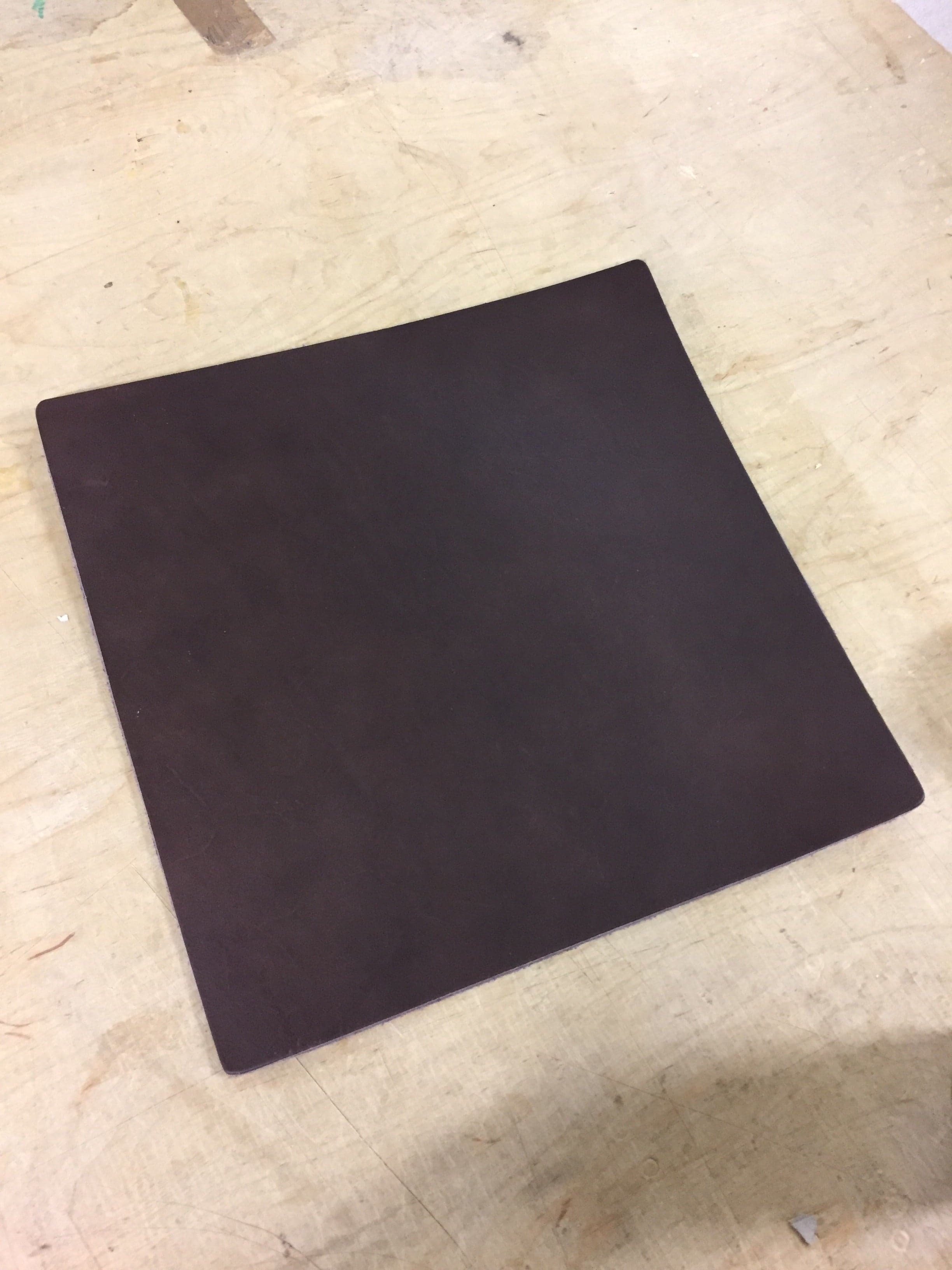Sheath Leather Finished Dyed 31x31cm