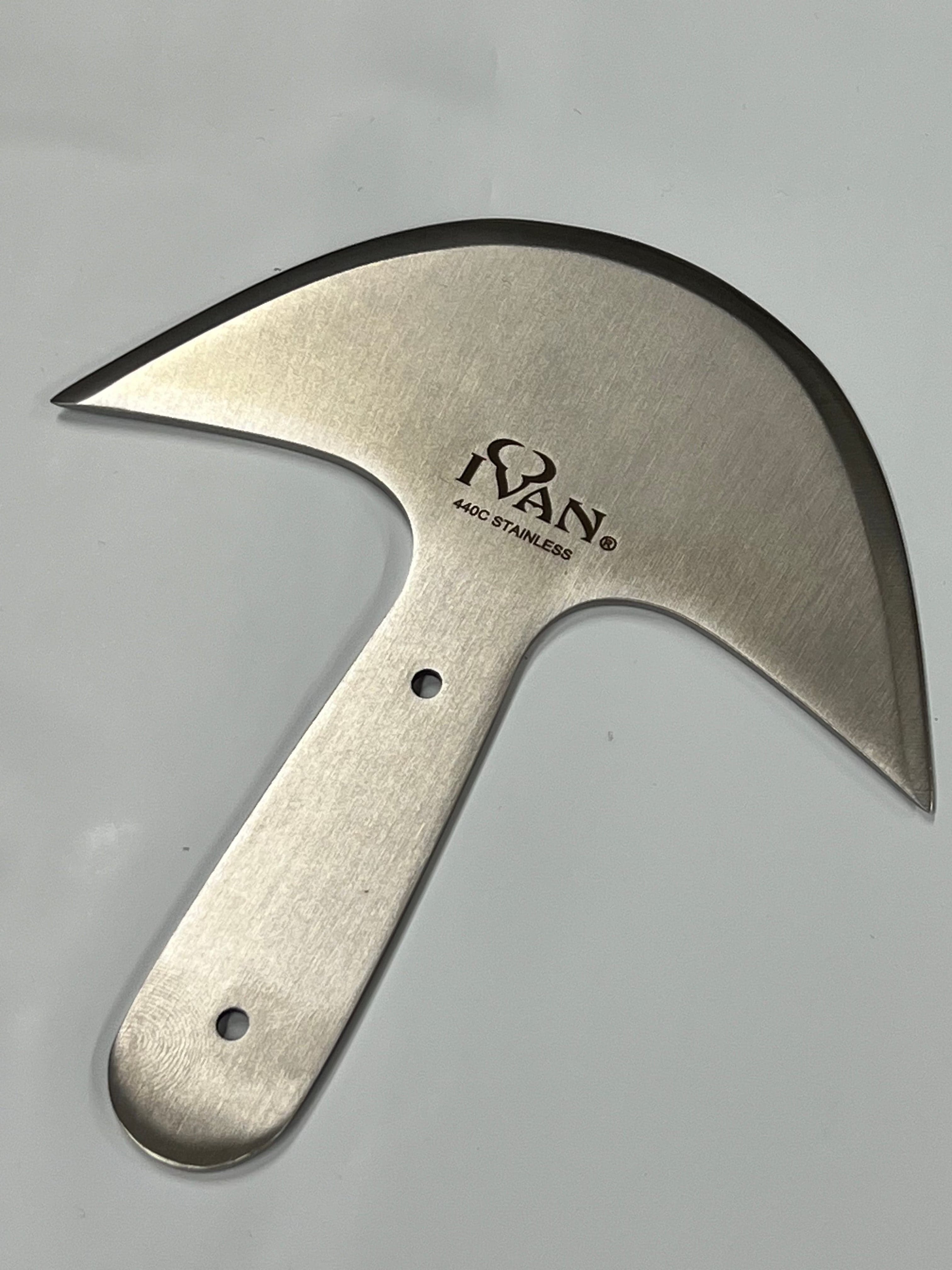 Round leather knife blade in French style
