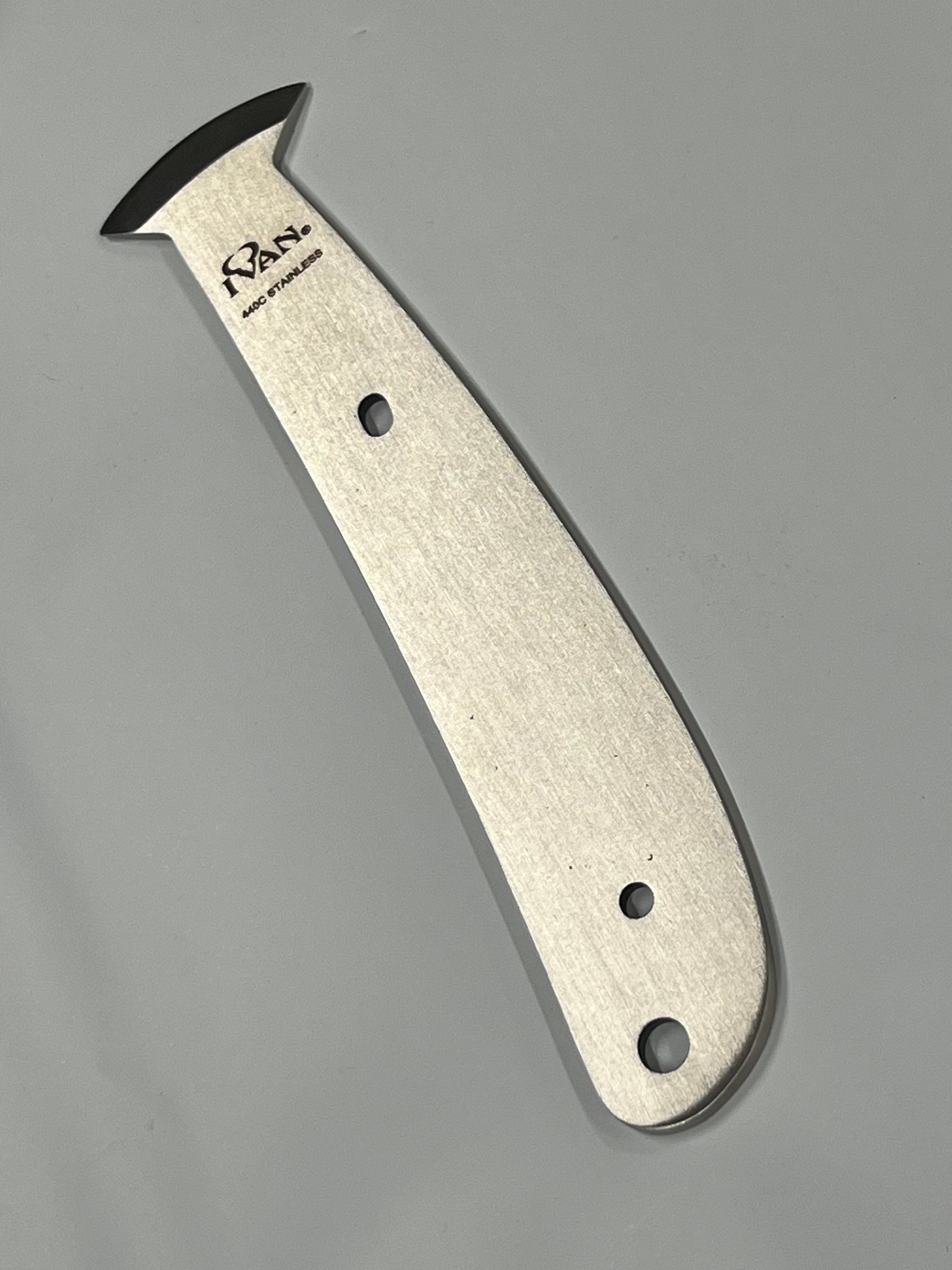 Rounded small leather knife blade in French style