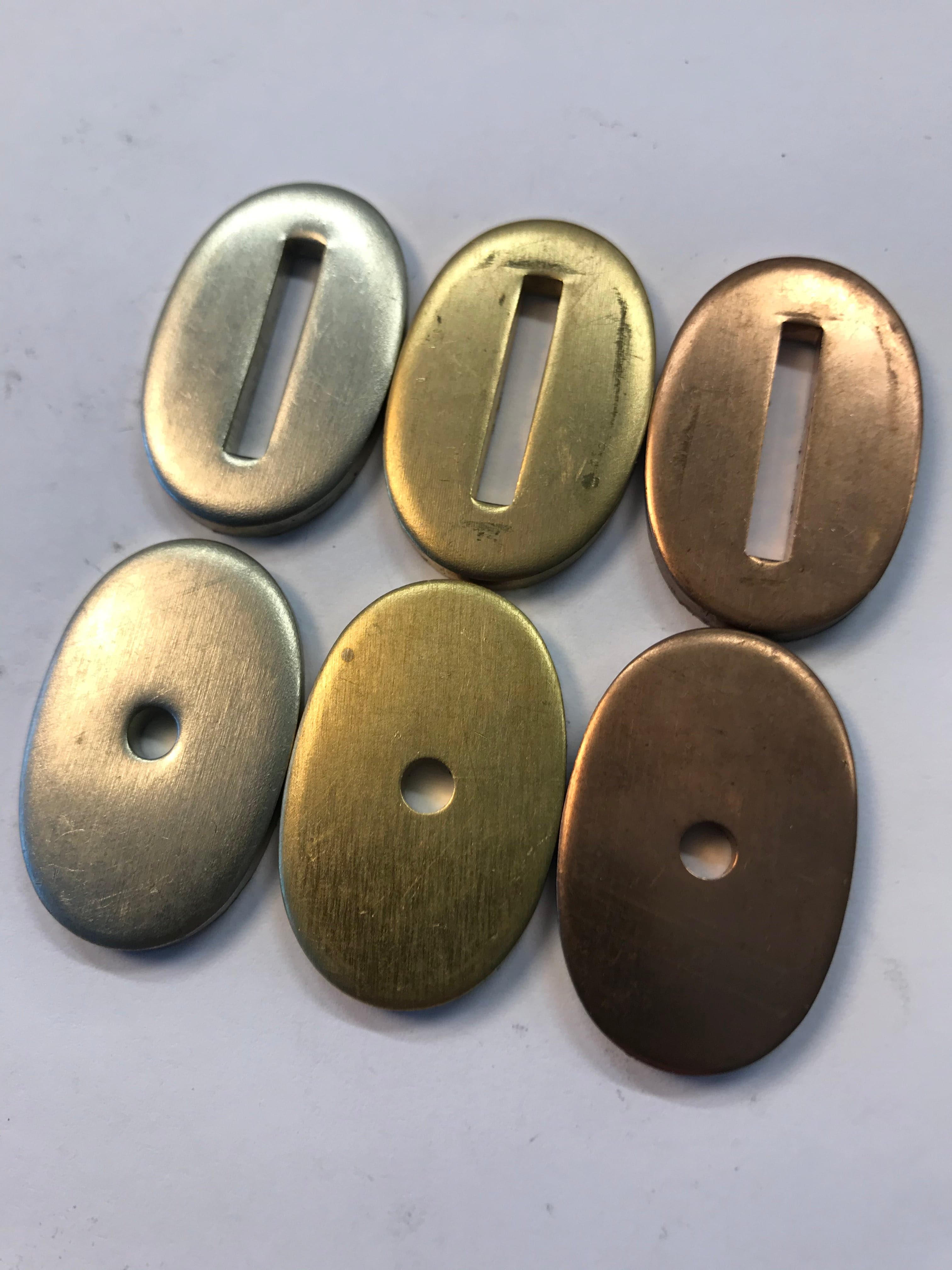 Socket or end plate 21x32mm